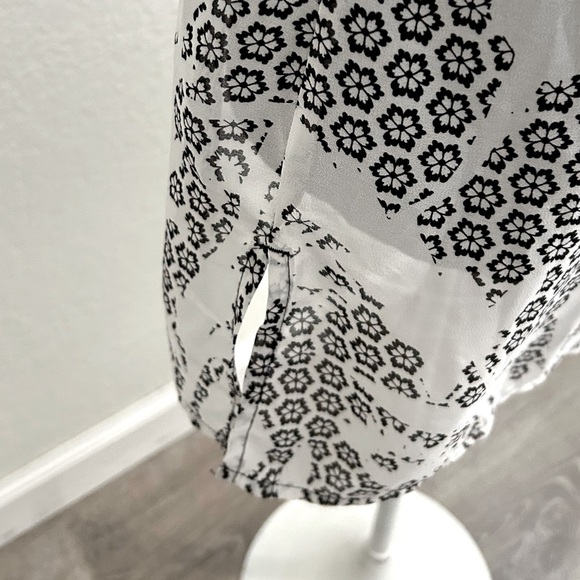 Ann Taylor Black & White Floral Blouse - Picture 7 of 7